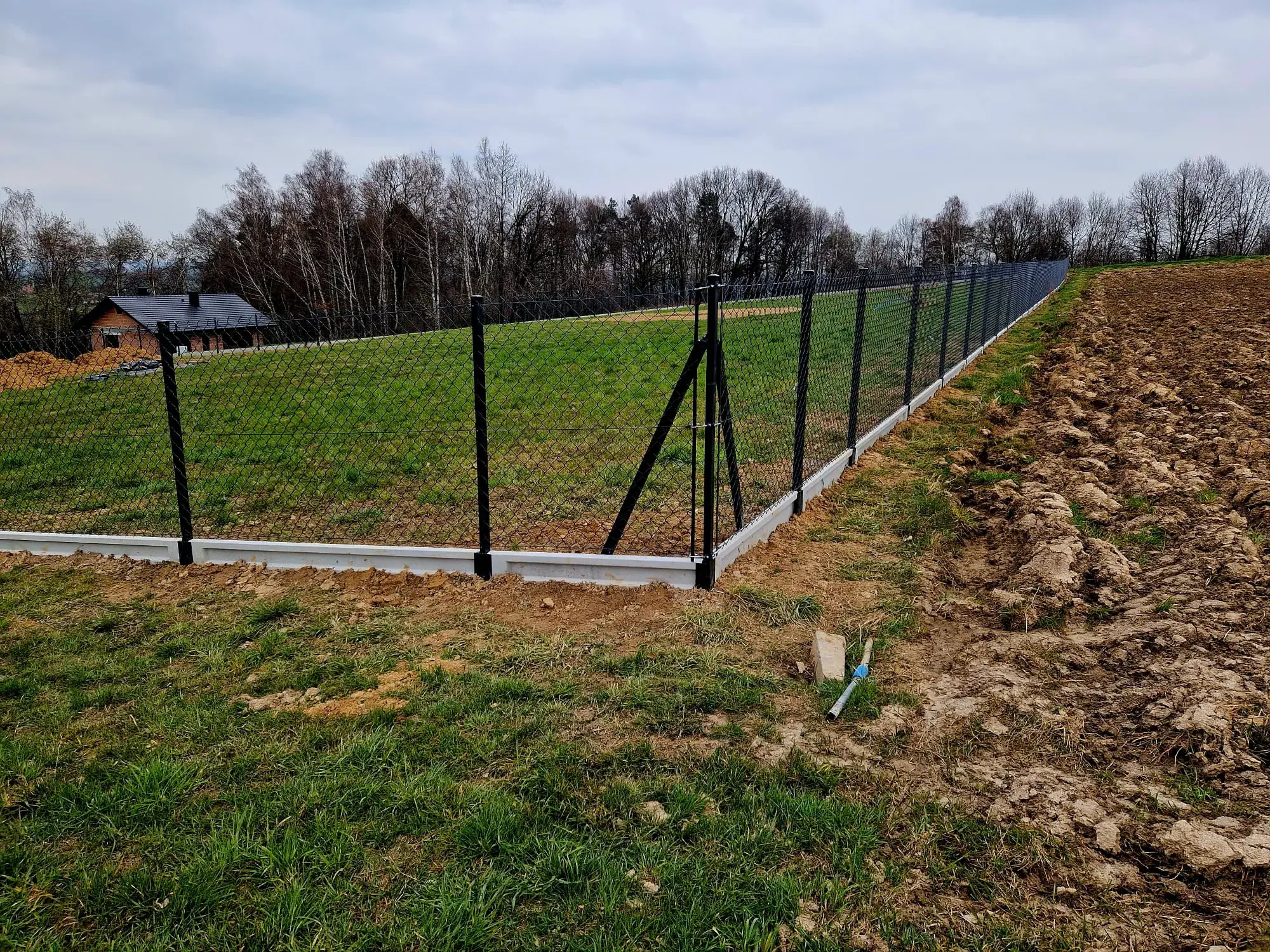 Ogrodzenie działki siatką zgrzewaną (wzór 2)